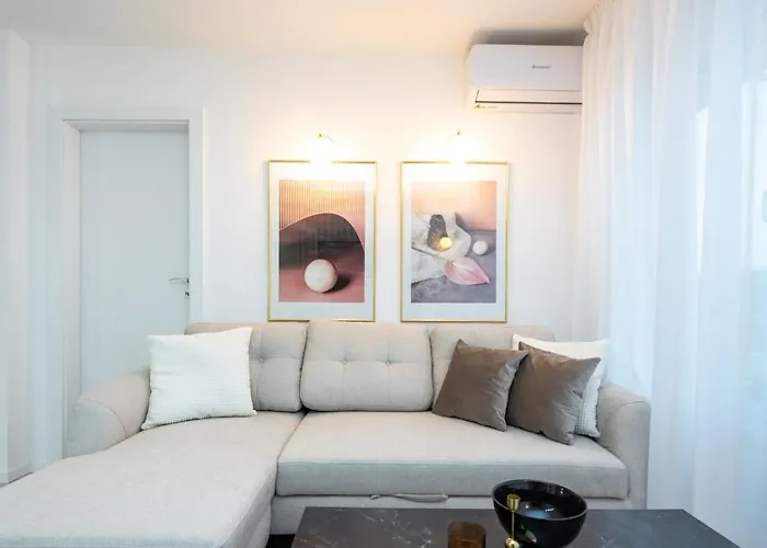 Appartement Prestige 2bdr With View In Romana Boekarest