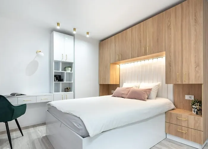 Appartement Prestige 2bdr With View In Romana *