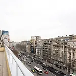 Prestige 2bdr With View In Romana Apartmán *