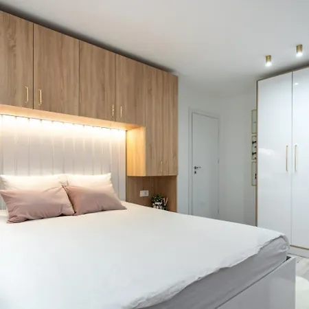 Prestige 2bdr With View In Romana * Bukareszt