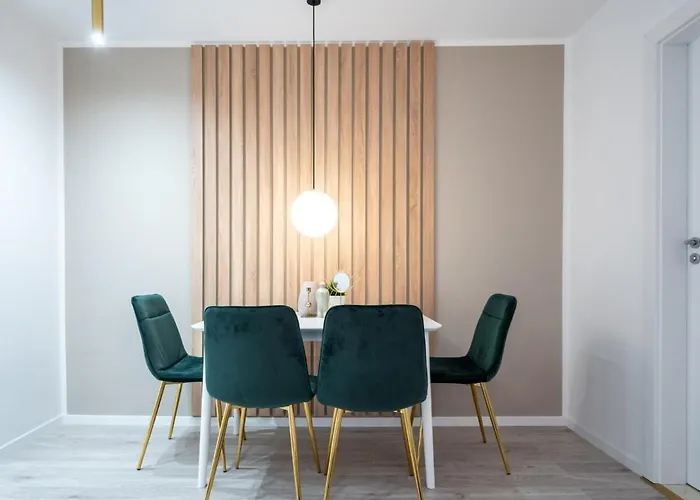 Prestige 2bdr With View In Romana Апартаменти Бухарест