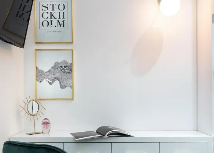 Prestige 2bdr With View In Romana Appartement *