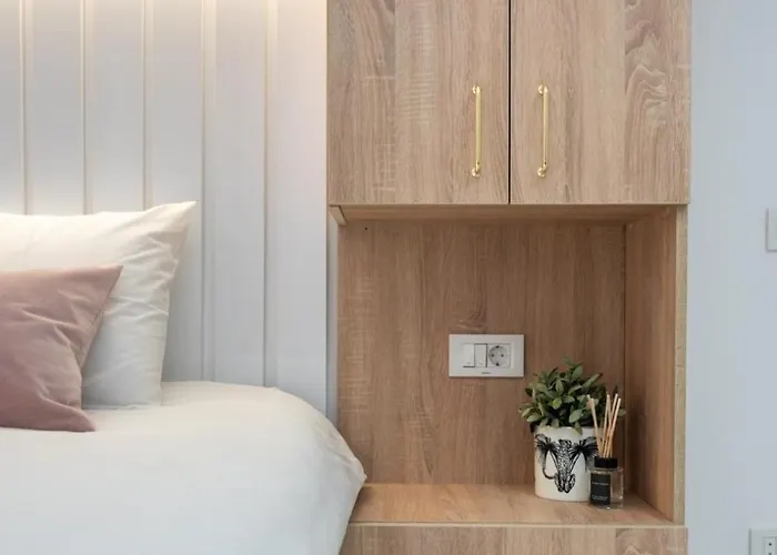 Prestige 2bdr With View In Romana Апартаменти