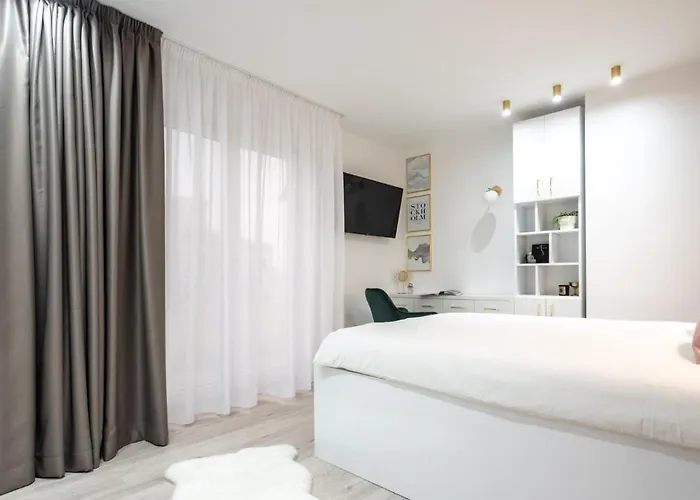 Prestige 2bdr With View In Romana Διαμέρισμα