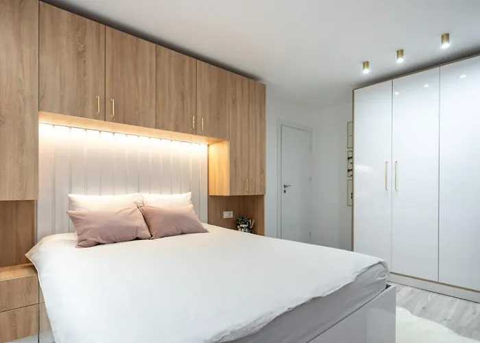 Prestige 2bdr With View In Romana * Βουκουρέστι