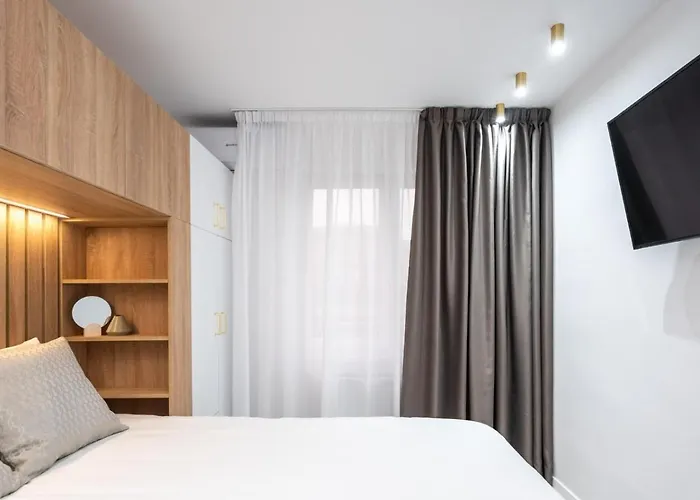 Prestige 2bdr With View In Romana Διαμέρισμα