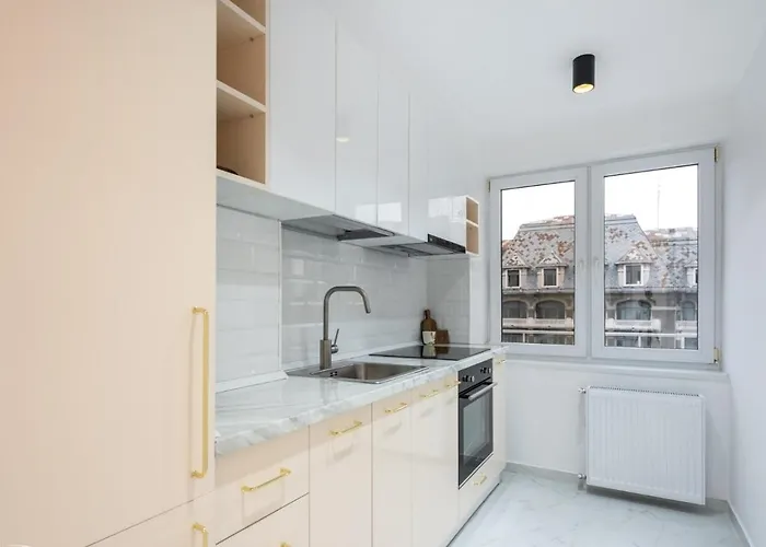 Prestige 2bdr With View In Romana Апартаменты *