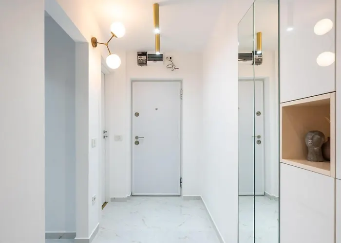 Апартаменты Prestige 2bdr With View In Romana *